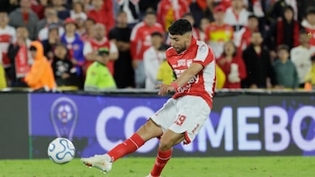 Nahuel Bustos, jugador argentino de Santa Fe, confesó que se sorprendió de la alegría de los colombianos: “Me han puesto a bailar”