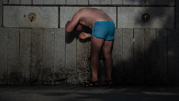 El calor pondrá mañana en aviso a seis CCAA, con máximas de 38ºC, y tormentas en Navarra