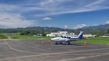 El gobierno refuerza la seguridad y la eficiencia en la red de aeropuertos guatemaltecos