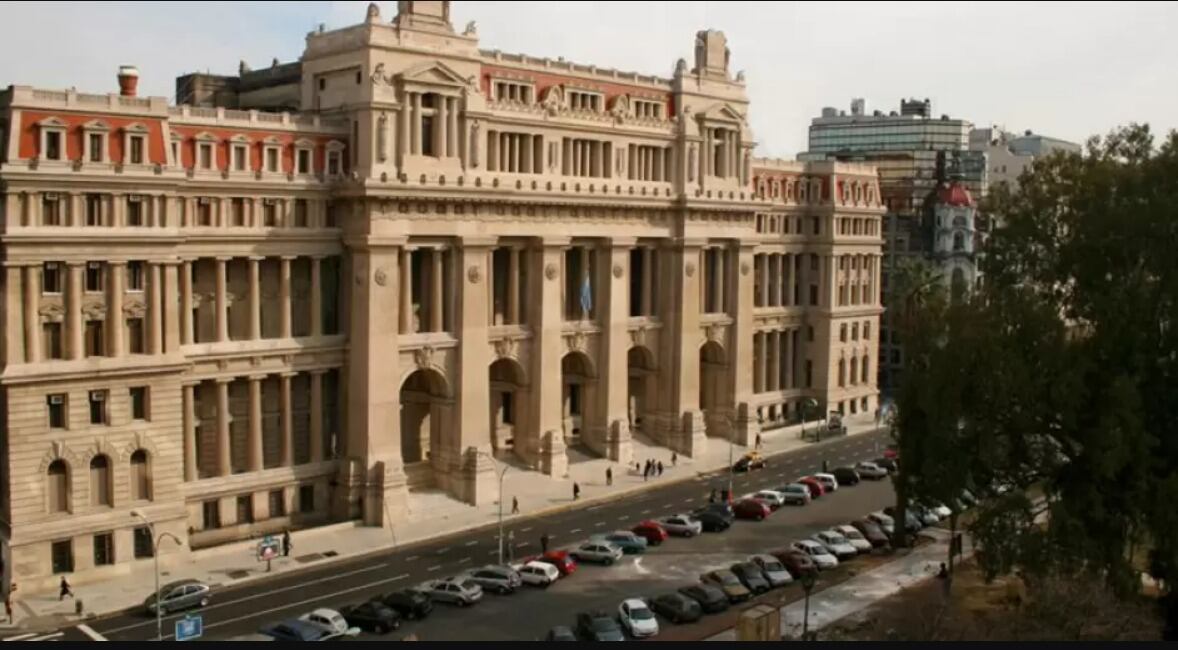 El palacio donde funciona la Corte Suprema de Justicia de la Nación. Los jueces fallaron contra un penitenciario en un caso de violencia institucional - crédito Poder judicial de Argentina