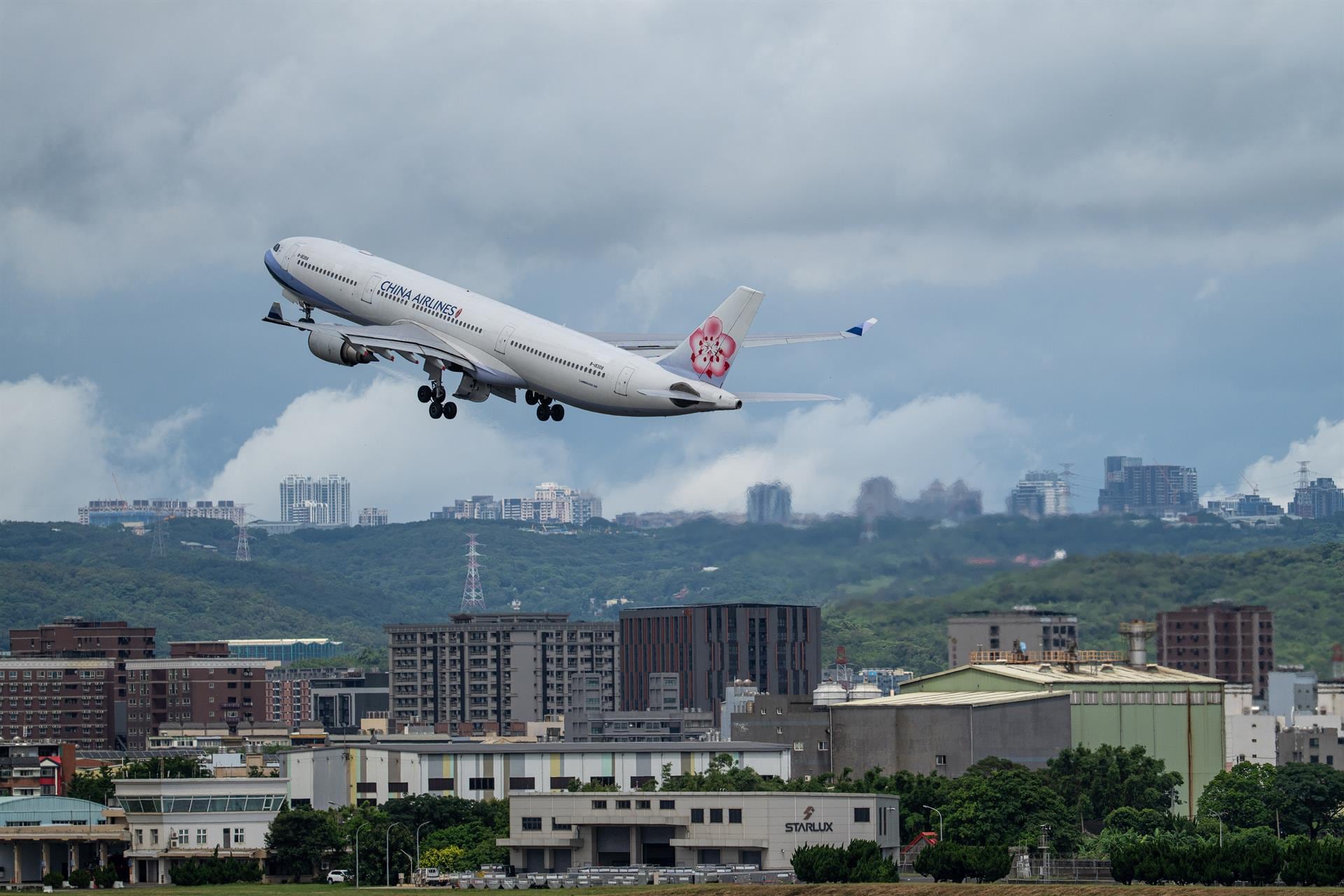Taiwán acusa a China de presionar a Pakistán para cerrar su espacio aéreo a aerolíneas de la isla