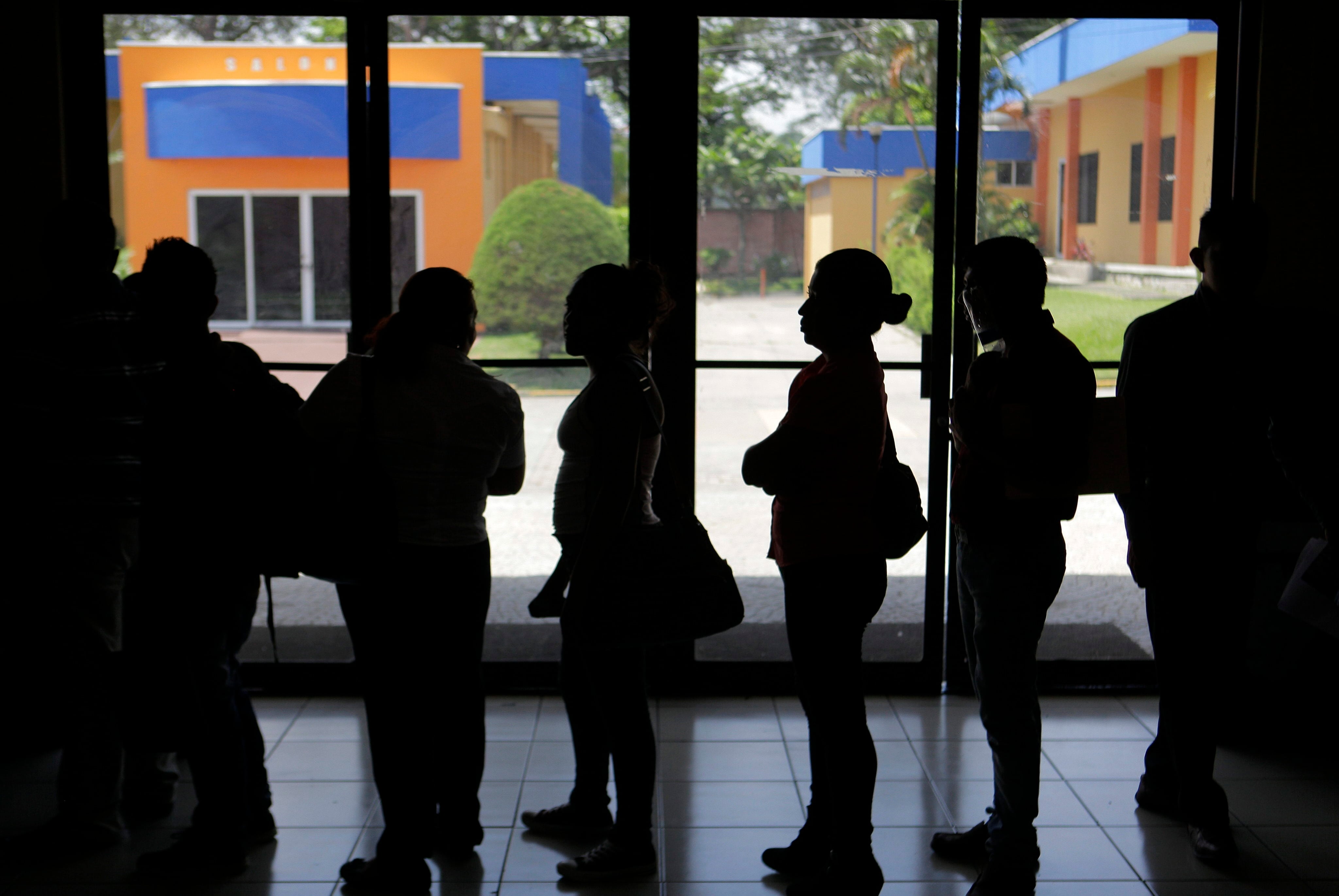El sector construcción impulsa la economía salvadoreña con generación de empleos y demanda de materiales y servicios. EFE/Oscar Rivera/Archivo