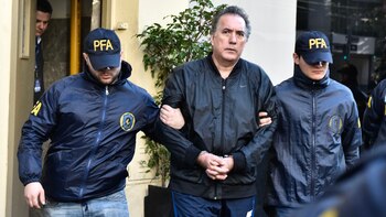 Oscar Thomas (Adrián Escandar)