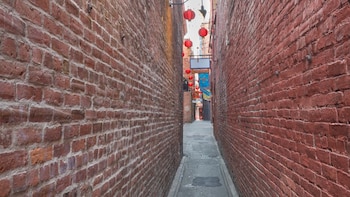 Fan Tan, el callejón más angosto de Canadá que esconde un sinfín de misterios