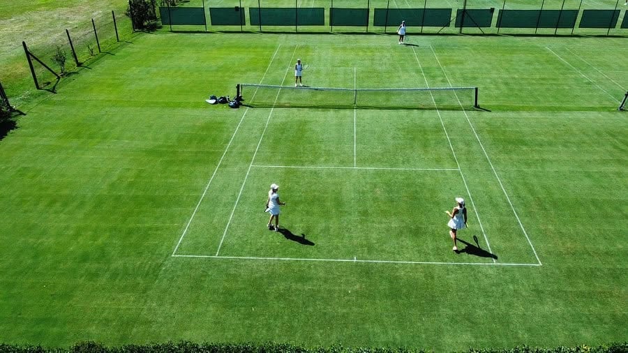 Una de las seis canchas de césped de la institución (Crédito: Hurlingham Club)