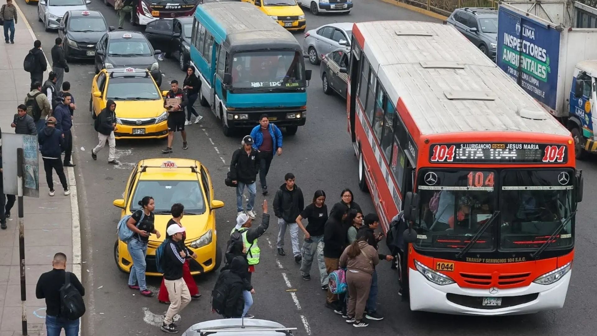 Las infracciones vinculadas con la informalidad están excluidas del beneficio, por lo que operar sin autorización no permite acceder a la rebaja - Créditos: Andina.