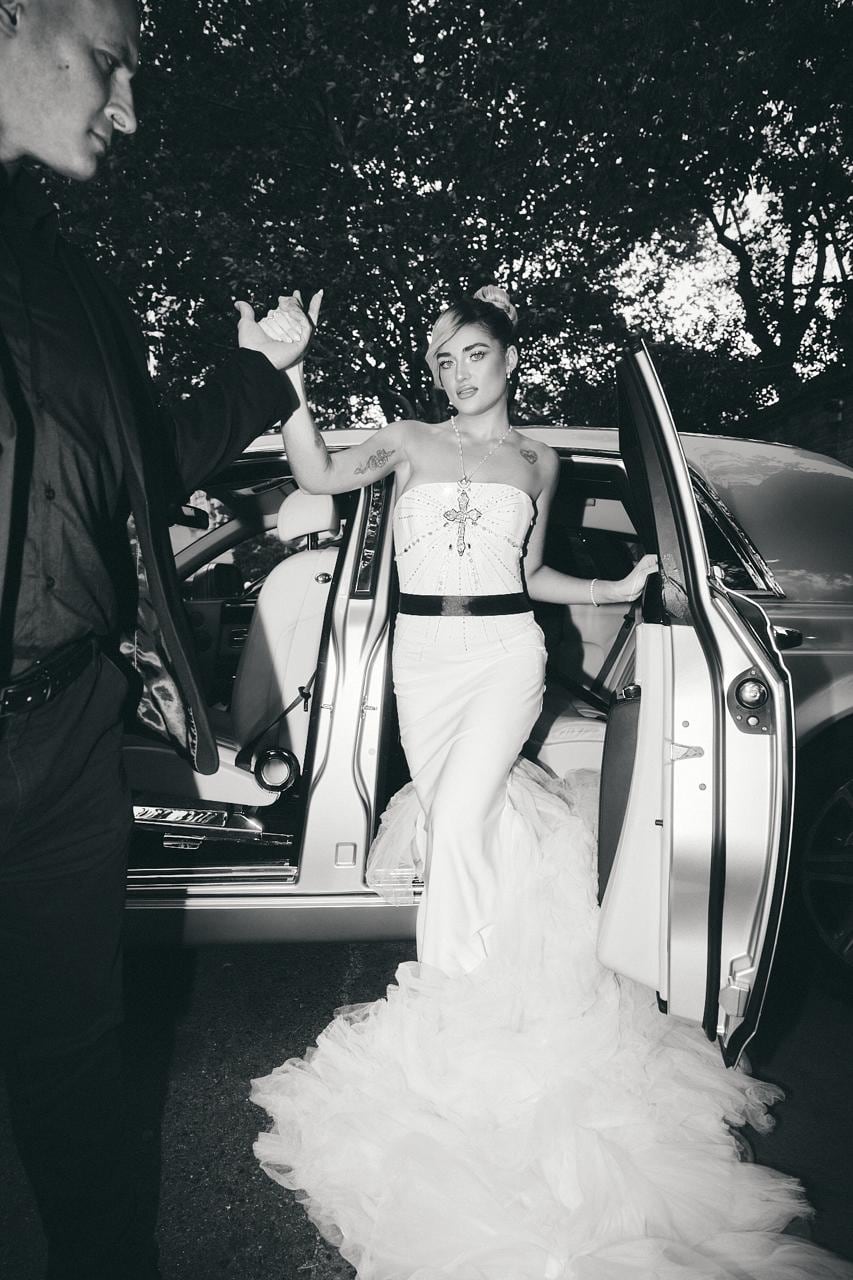 El resto de las joyas que eligió la influencer fueron de Swarovski