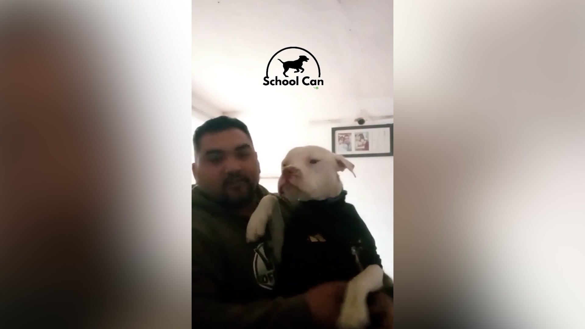 El tratamiento veterinario de Agosto incluye vitaminas y atención para la dermatitis, la otitis y la desnutrición severa