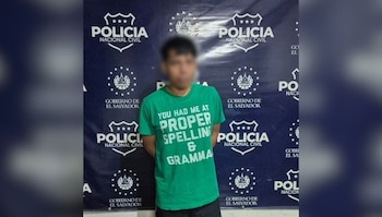 La Fiscalía General de la República de El Salvador informó la captura de Nelson Alberto F. en Sonsonate Sur por su presunta vinculación con una red internacional de abuso sexual infantil.(Cortesía: Fiscalía General de la República)