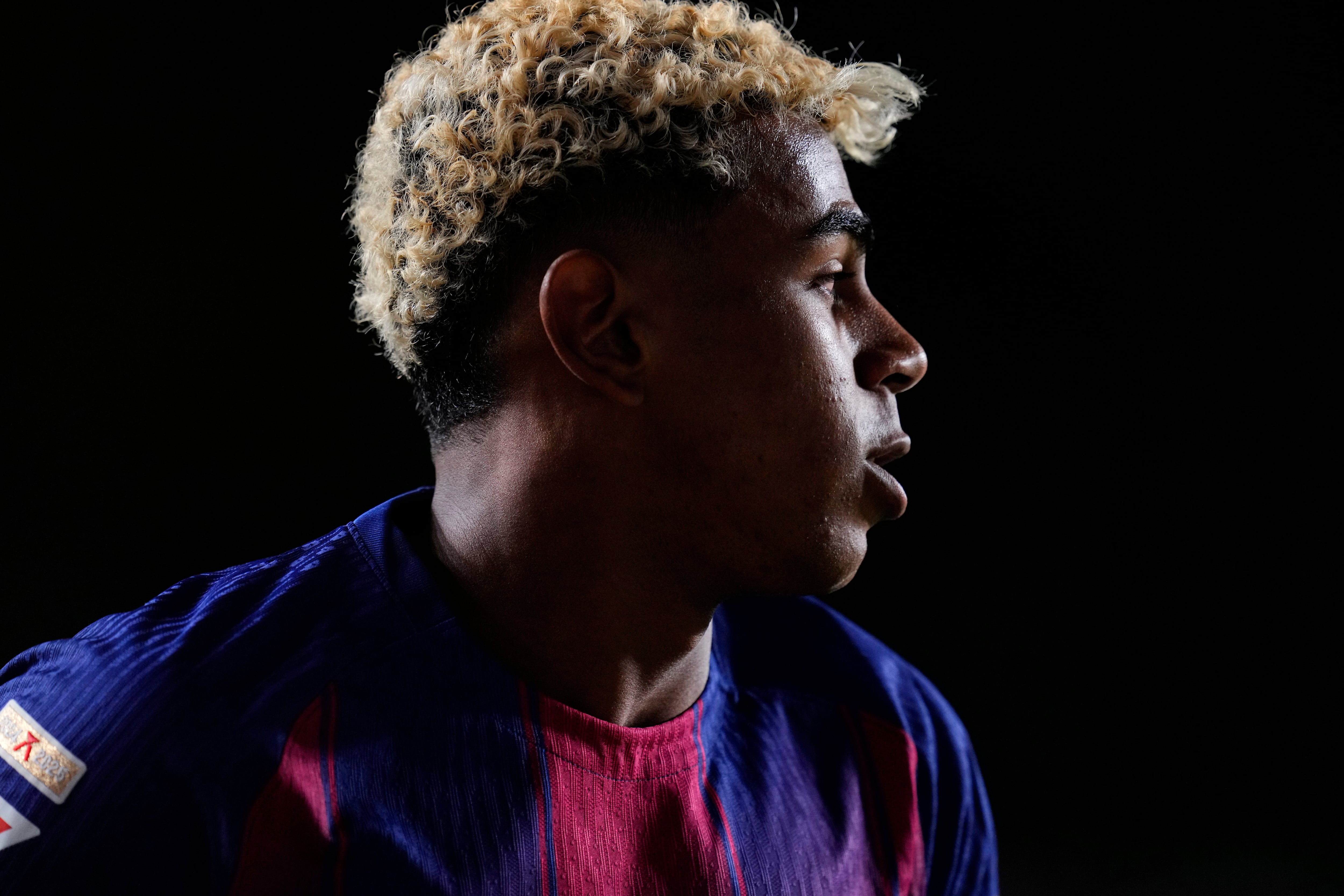 Lamine Yamal del Barcelona reacciona en el partido contra Rayo Vallecano en la Liga española, el 31 de agosto de 2025, en Madrid. (AP Photo/Manu Fernández)