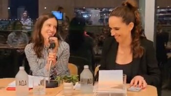 Analía Sivak junto a la