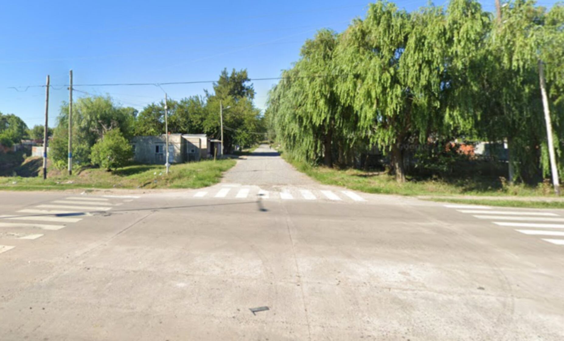 La intersección de calle 13 y 96 de La Plata donde el joven fue apuñalado (Google Maps)