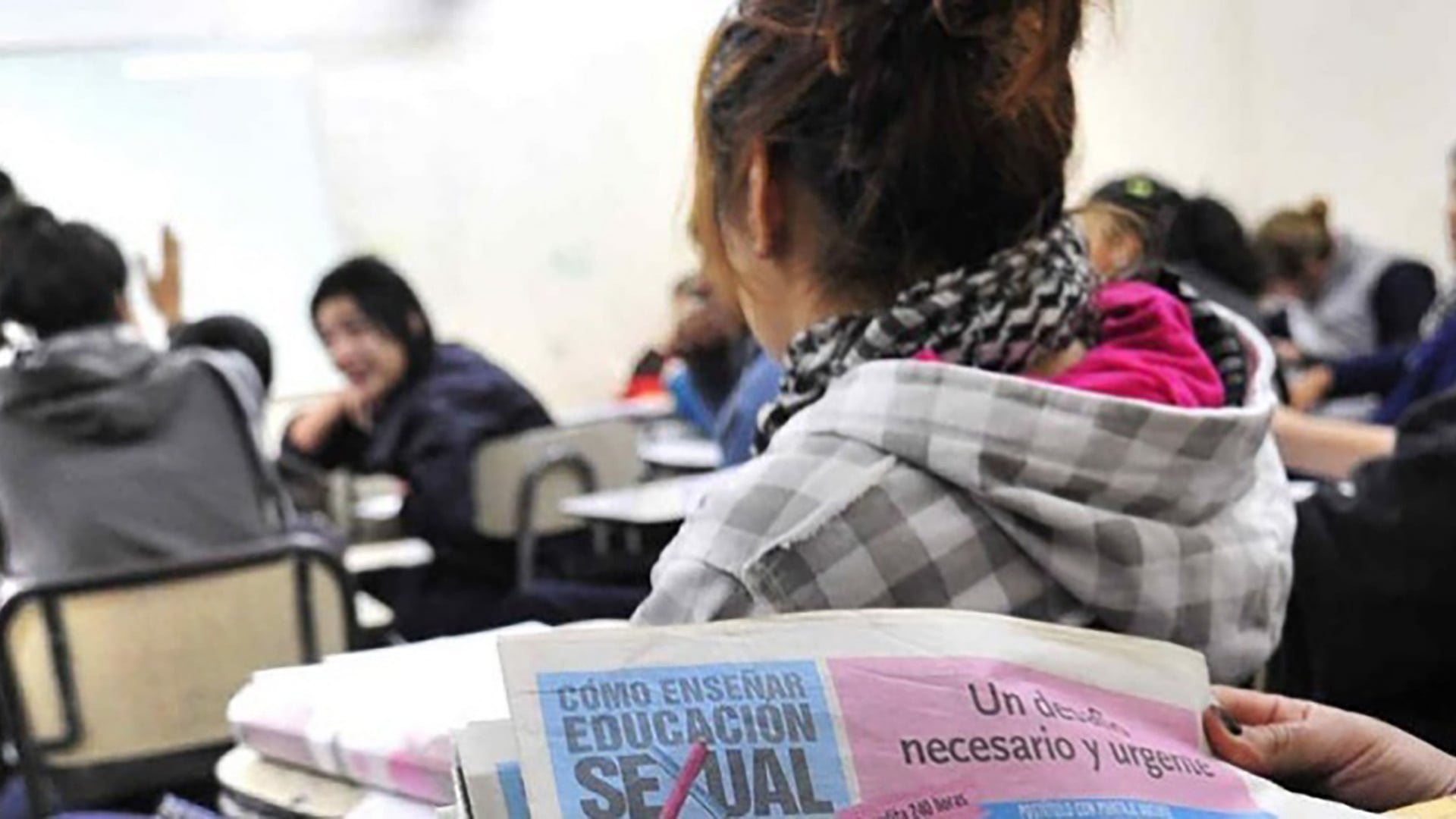 Los datos del Ministerio de Salud muestran que los embarazos adolescentes bajaron de 107.109 en 2005 a 35.292 en 2024 tras la implementación de la ESI y el programa ENIA