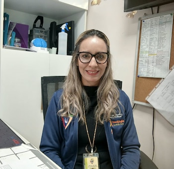 La pediatra oncóloga Lorelay Cárcamo destacó que una detección temprana permite considerar tratamientos menos agresivos y disminuir el riesgo de complicaciones. Cortesía