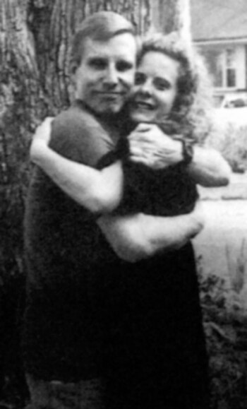 Swango junto a su pareja