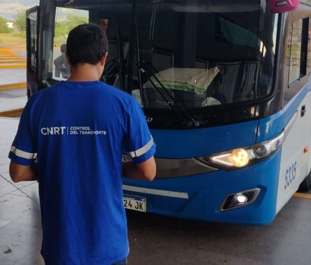 La auditoría incluirá informes de Nación Servicios S.A. y de la CNRT, además de controles presenciales en las unidades de colectivo.