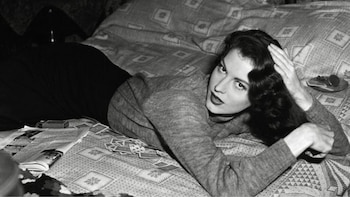 Se cumplen 80 años del estreno de este clásico del cine negro inspirado en una historia que Hemingway escribió en Madrid: lo protagonizan dos leyendas de Hollywood