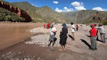 Familias piden intensificar búsqueda aérea
