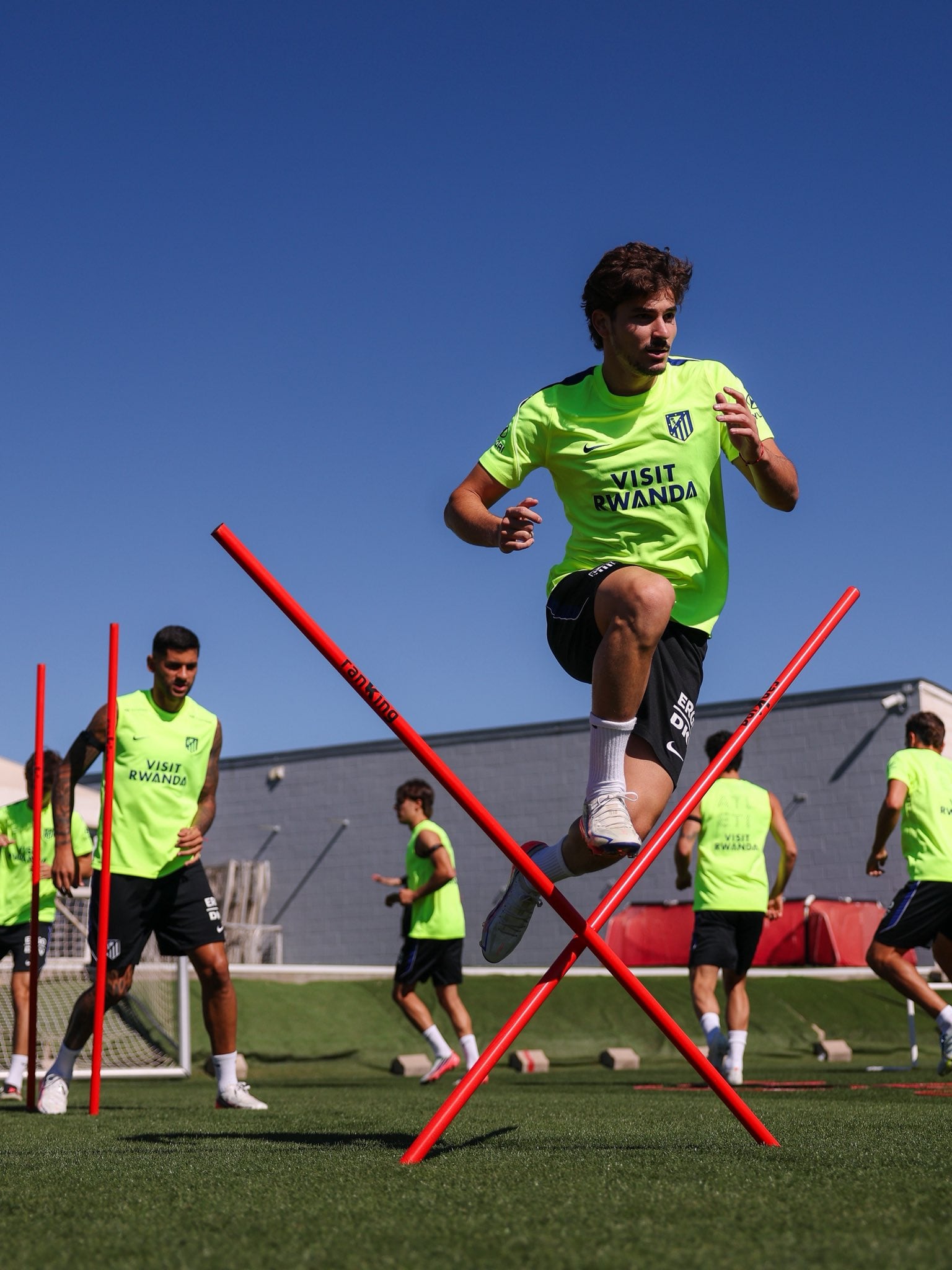 Julián Álvarez regresó a los entrenamientos del Atlético de Madrid tras ausentarse varios días (@Atleti)