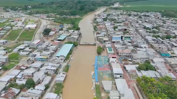 Las lluvias desbordaron cuatro ríos en Ecuador