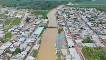 Los ríos se desbordaron por las fuertes lluvias de los últimos días. (Prefectura Guayas)