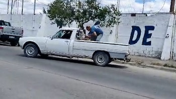Le rompió el auto a su amigo porque no le daba huevos en puerto madryn