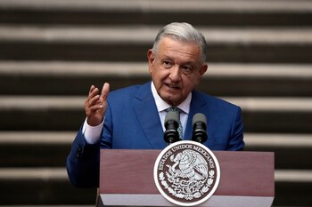 El presidente López Obrador ha defendido su estrategia de seguridad y ha señalado que se va en la dirección correcta (AP Foto/Fernando Llano, Archivo)