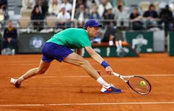 Jannik Sinner enfrentará a Novak Djokovic por un lugar en la final de Roland Garros (Foto: REUTERS/Lisi Niesner)