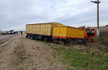 Muerte en la Ruta 4: el camión se cruzó de carril y causó el choque fatal