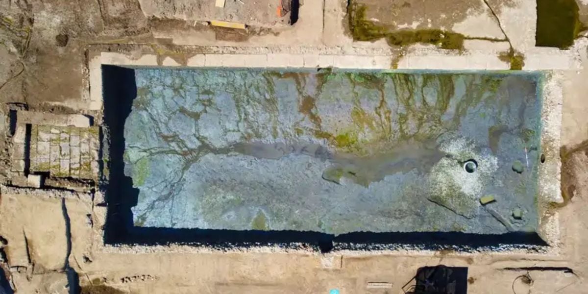 El templo hallado en Pietralata revela un sacellum construido en toba volcánica con altar y restos de estuco en sus muros (Ministero della Cultura)