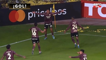 El insólito gol de Alex Valera para 1-0 en Universitario vs Coquimbo Unido por Copa Libertadores 2026