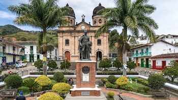 Este es el municipio de Antioquia que tuvo que demandar a Dios para poder salvar a su iglesia: el terreno pertenecía a las animas