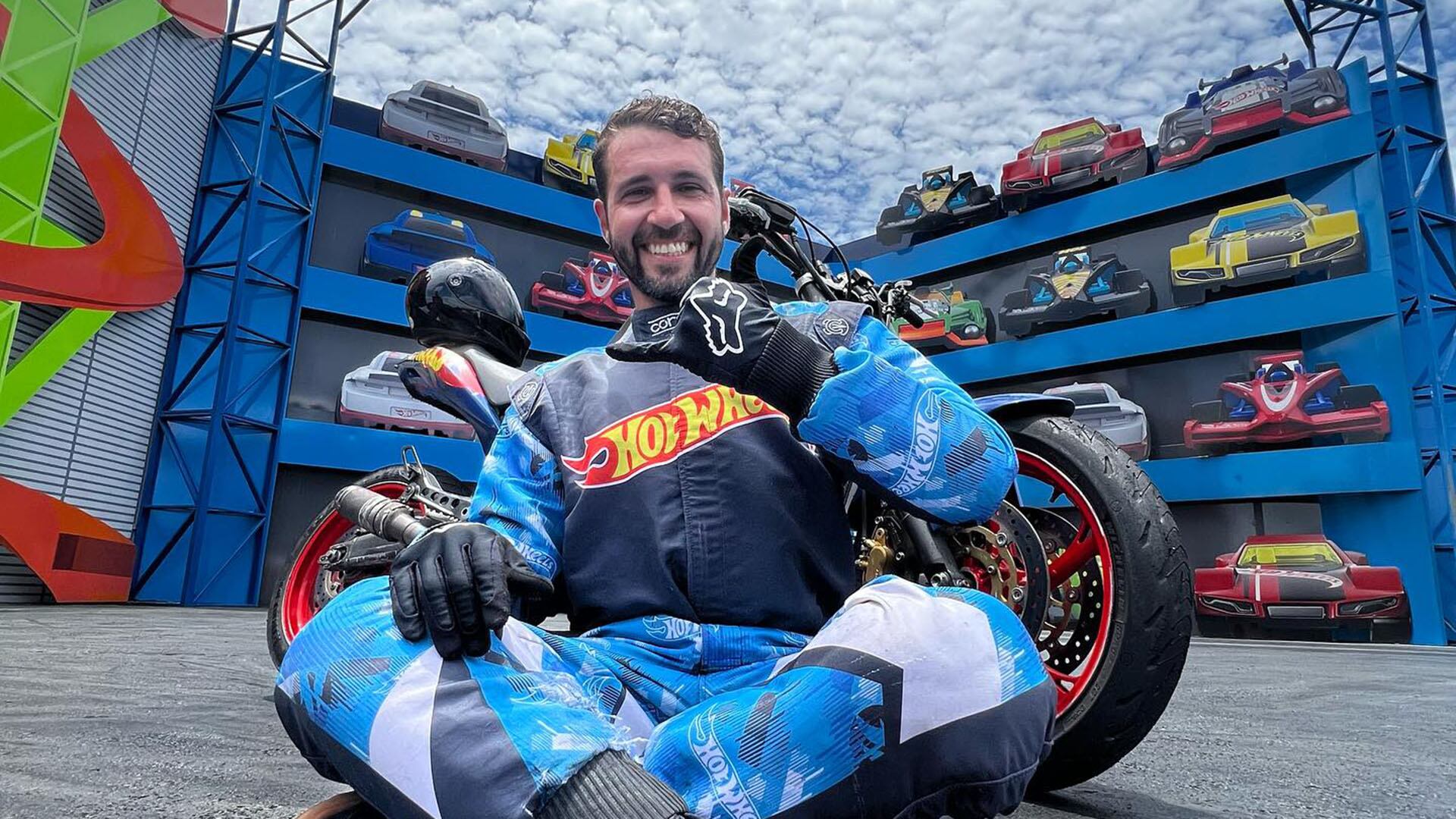 El piloto brasileño Lurrique Ferrari falleció tras un accidente durante un show