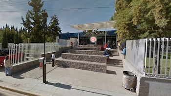 El perro se quedaba justo