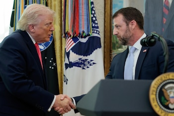 La orden ejecutiva 14248 que Donald Trump firmó en marzo de 2025 endureció la verificación de elegibilidad de votantes y la seguridad de las elecciones (REUTERS/Evan Vucci)