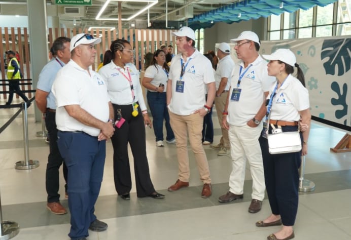 Con esta actividad, El Salvador reafirma su compromiso con la modernización de servicios migratorios y la incorporación de buenas prácticas regionales para turistas y cruceristas./ (hondudiario.com)