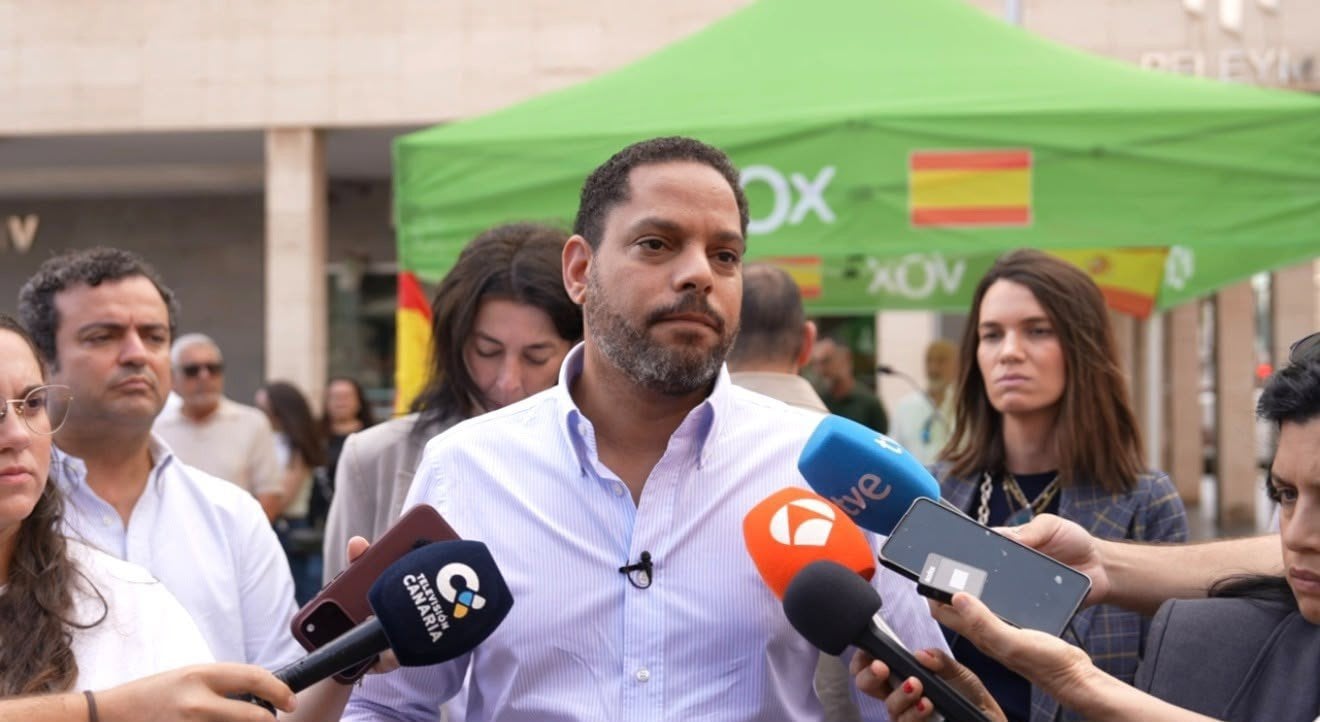 Vox promete deportar a todos los migrantes en situación irregular si alcanza una "fuerza suficiente" tras el 29N