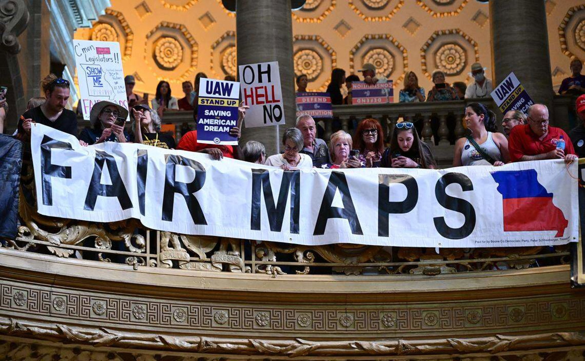 September 10, 2025, Kansas City, Missouri, USA: People gather at the Missouri statehouse in Jefferson City, to protest the legislature's efforts to change the state's congressional district maps. The proposed change would divide Kansas City into districts that would include vast rural areas of the state. (Credit Image: � Tammy Ljungblad/Kansas City Star via ZUMA Press Wire)