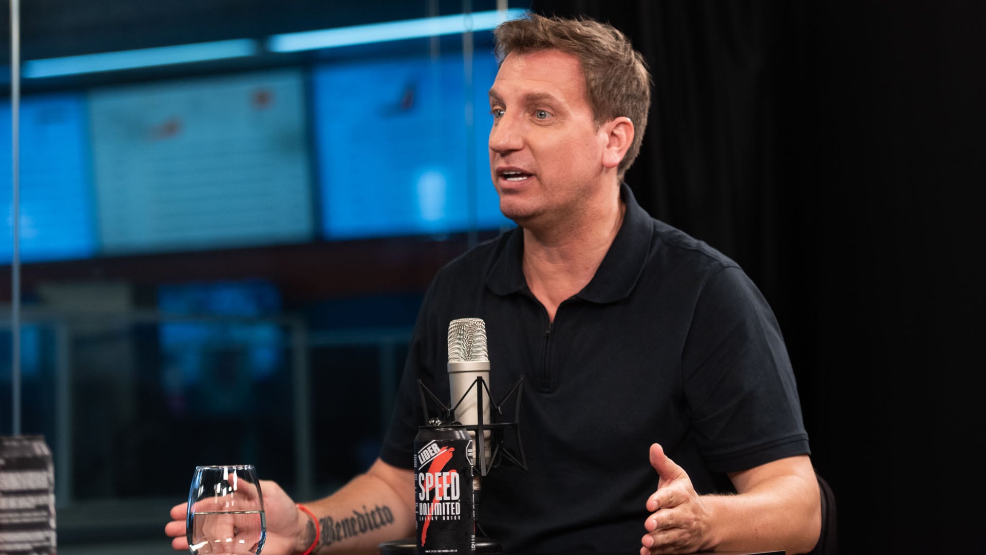 El exfutbolista destacó que su regreso al país representa un cambio profesional hacia los medios digitales y proyectos de contenido deportivo