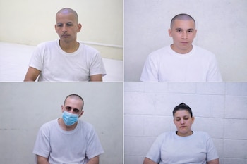 Collage de cuatro retratos de personas con cabeza rapada. Dos hombres y una mujer visten camisetas blancas; un hombre lleva una mascarilla azul.