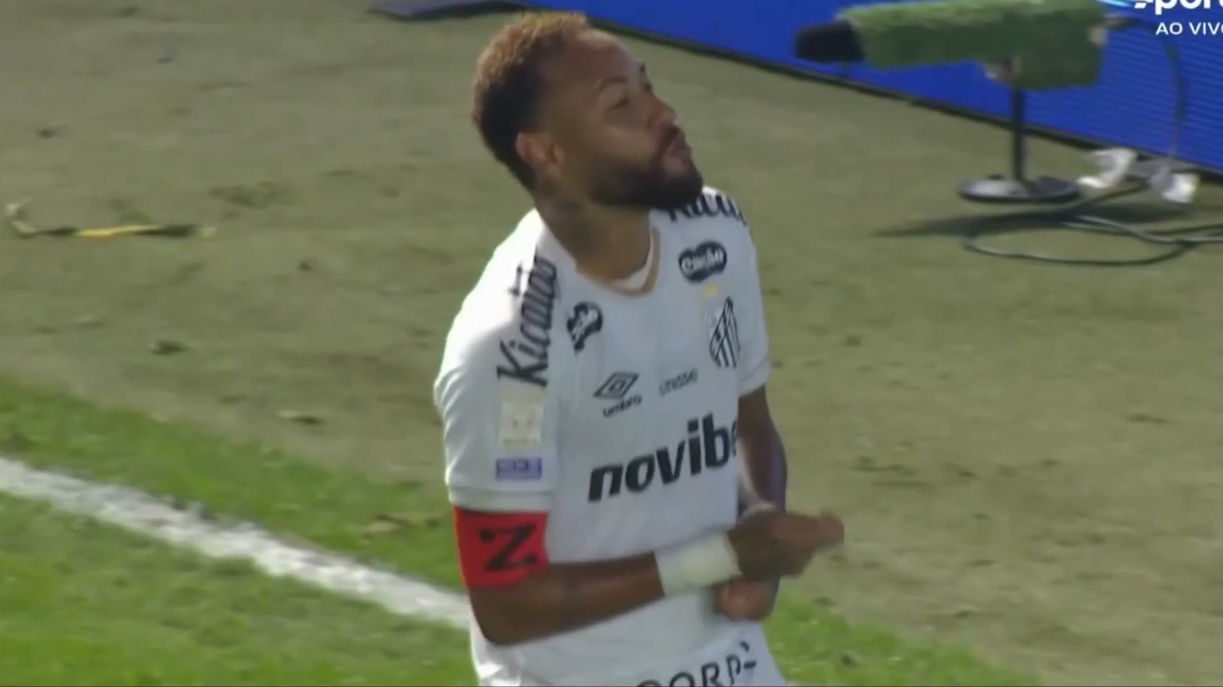 Neymar marcó un doblete para el Santos y realizó un polémico festejo contra los hinchas por su presencia en torneos de póker