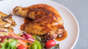 Receta de pollo a la Coca-Cola, un plato facilísimo y sorprendente para salir de los clásicos
