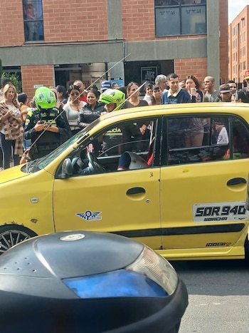 Los atacantes que dispararon contra el conductor se movilizaban en una motocicleta. La Policía Metropolitana de Soacha activó un plan candado para localizar a los responsables - crédito Pasa En Bogotá