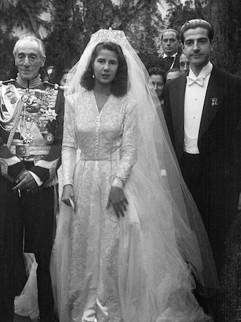 Con Luis Martínez de Irujo se casó en 1947 en una ceremonia histórica y formó una familia con seis hijos (EFE ARCHIVO)