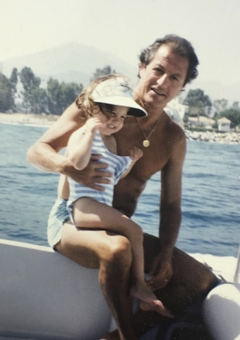 Isabelle Junot junto a su