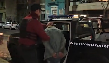 Así se lo llevaban preso