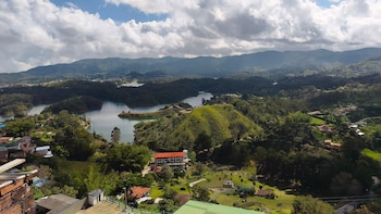 Miniterio de Transporte se pronunció por la muerte de un joven en embalse de El Peñol en Guatapé: embarcación habría violado normas de seguridad