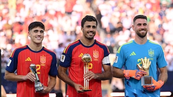 España conquista casi todos los premios del Mundial: mejor jugador joven, mejor portero y MVP del torneo