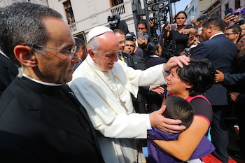 Papa Francisco llega al templo Las Nazarenas para reunirse con monjas de vida contemplativa. (Foto ANDINA: César García)