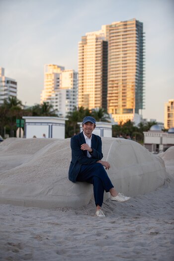 Leandro Erlich (Steve Kehayias. En
